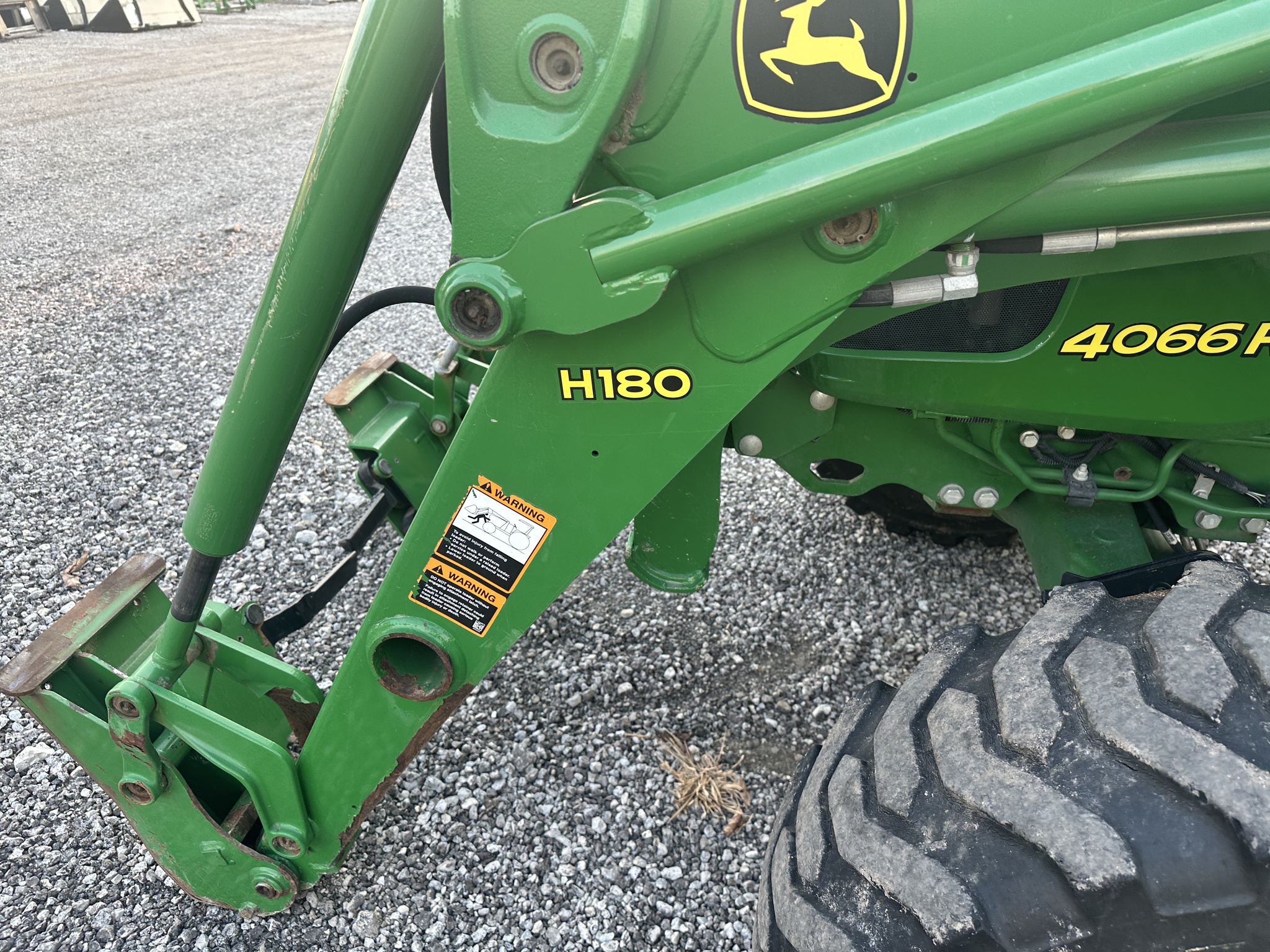 2017 John Deere 4066R Image 15