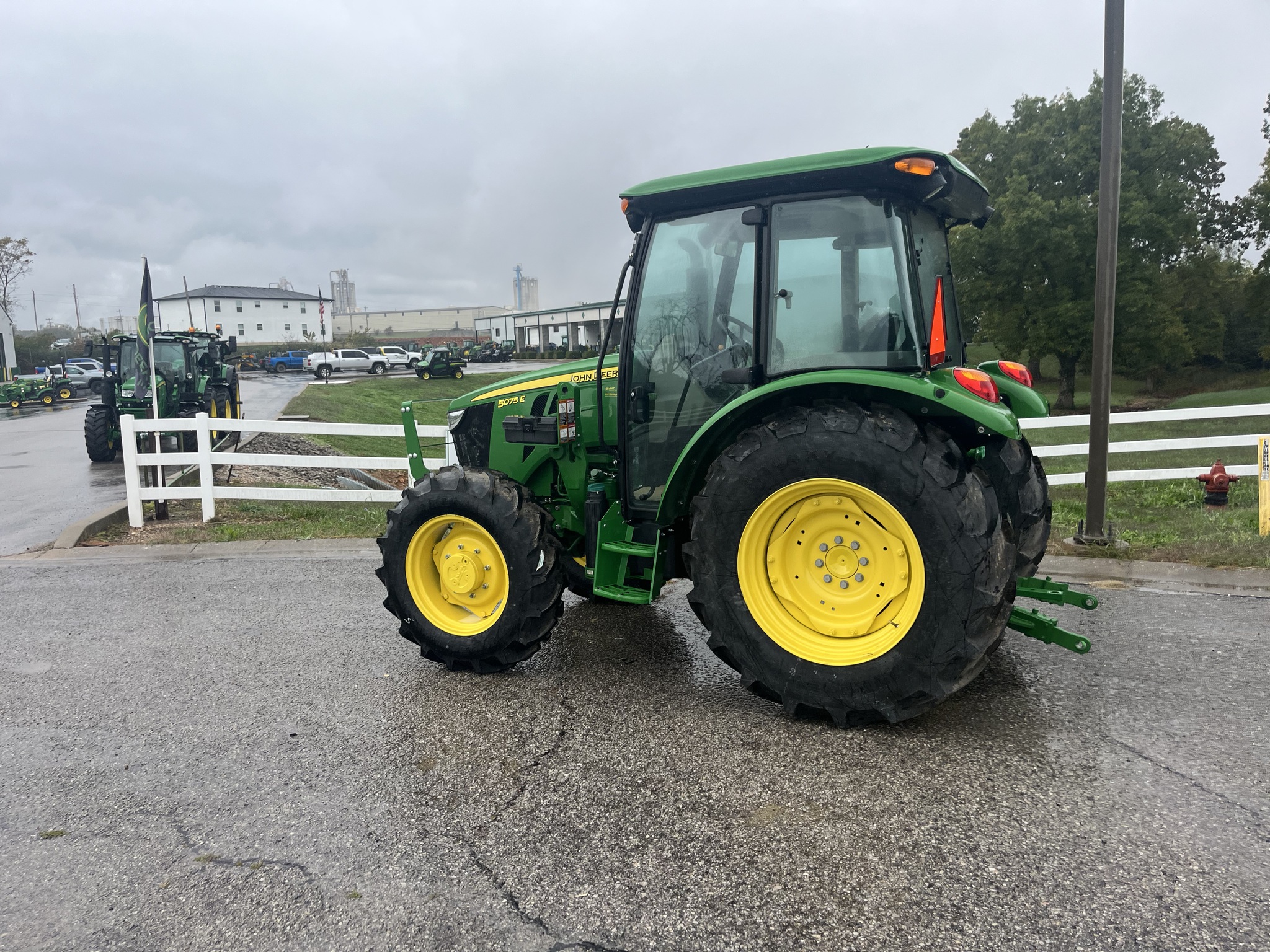  2024 John Deere 5075E at Heritage Tractor in Lebanon, MO