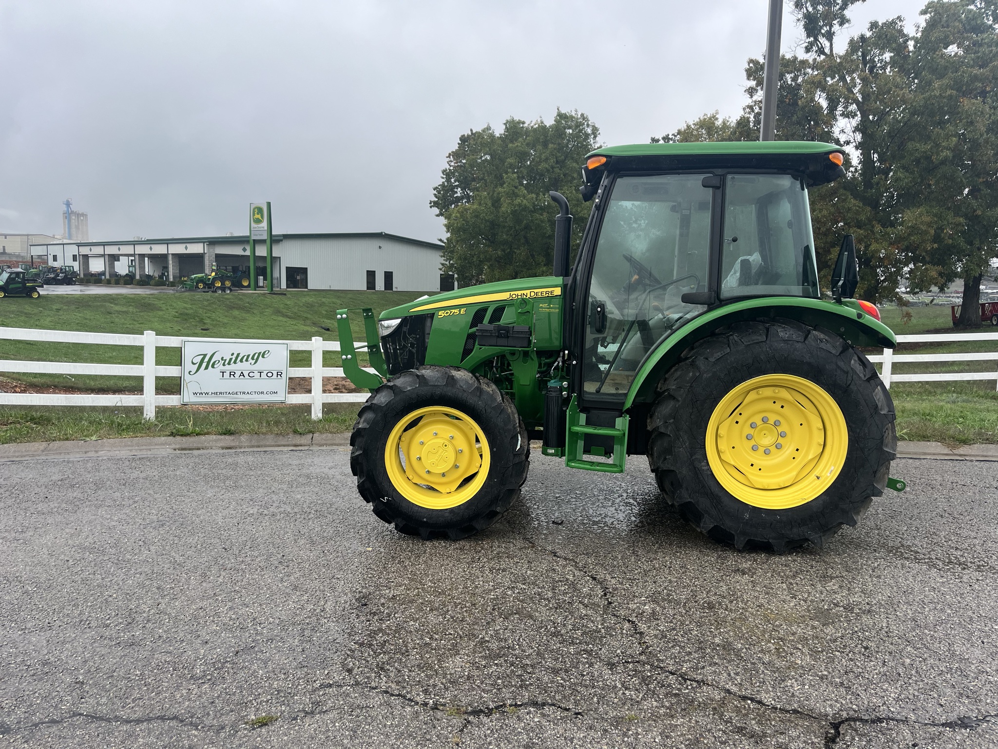  2024 John Deere 5075E at Heritage Tractor in Lebanon, MO