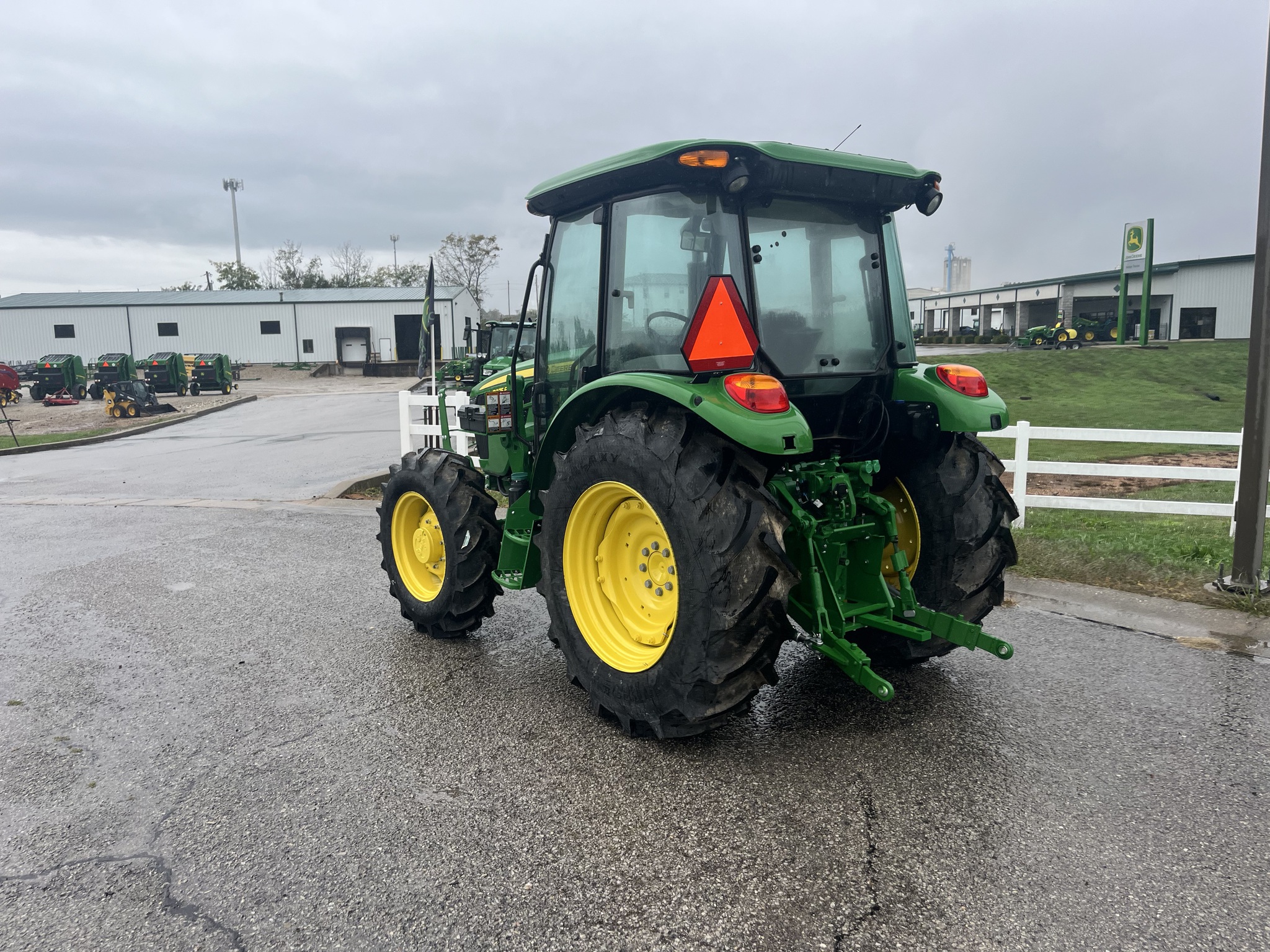  2024 John Deere 5075E at Heritage Tractor in Lebanon, MO