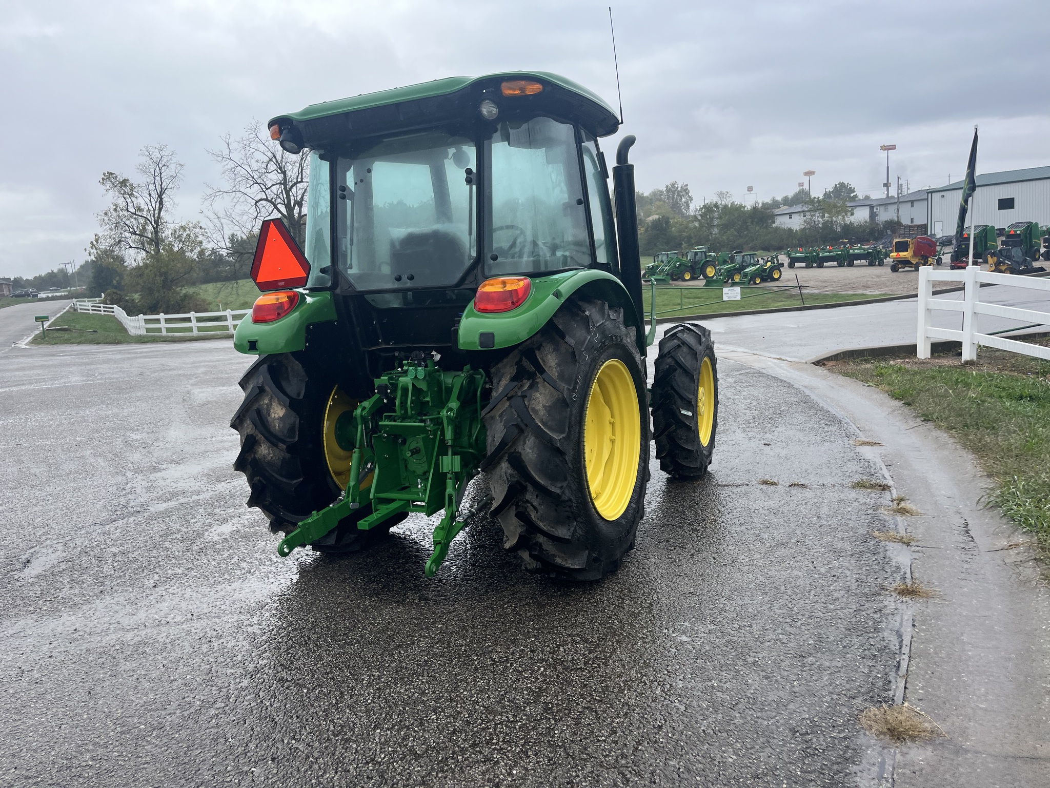  2024 John Deere 5075E at Heritage Tractor in Lebanon, MO