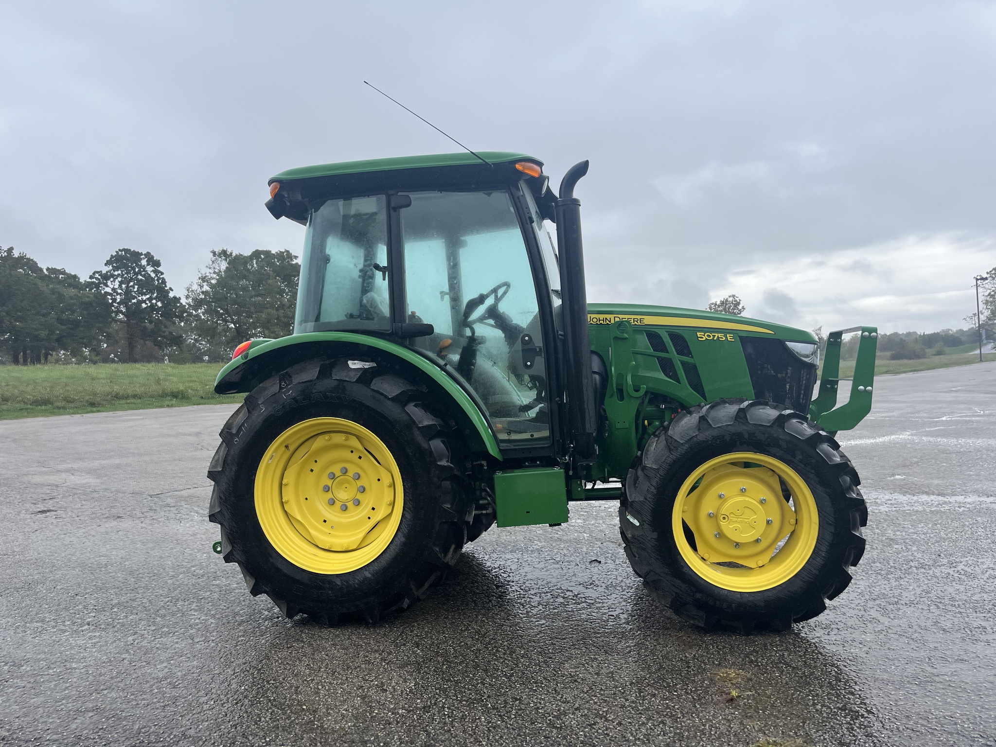  2024 John Deere 5075E at Heritage Tractor in Lebanon, MO