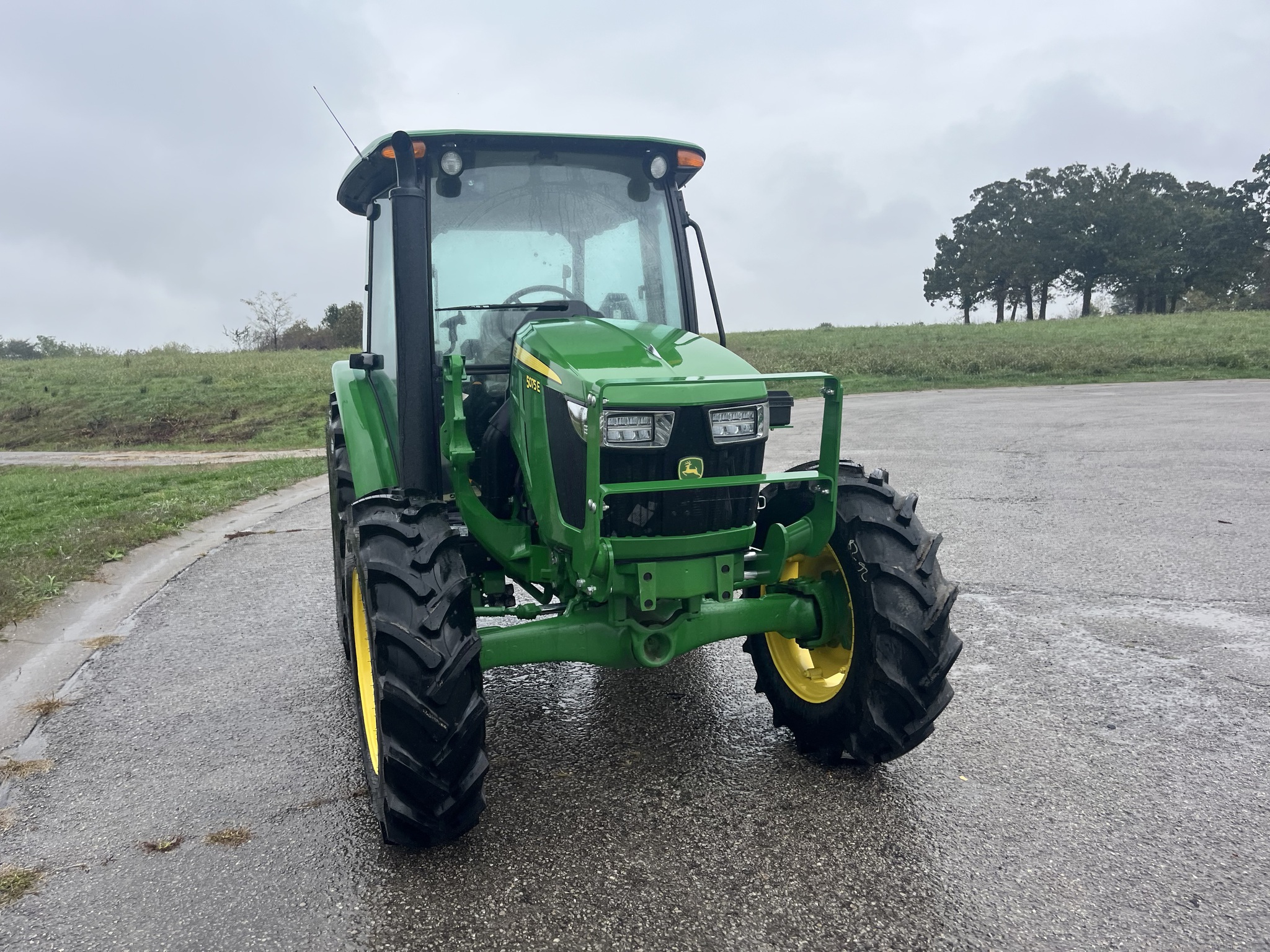  2024 John Deere 5075E at Heritage Tractor in Lebanon, MO