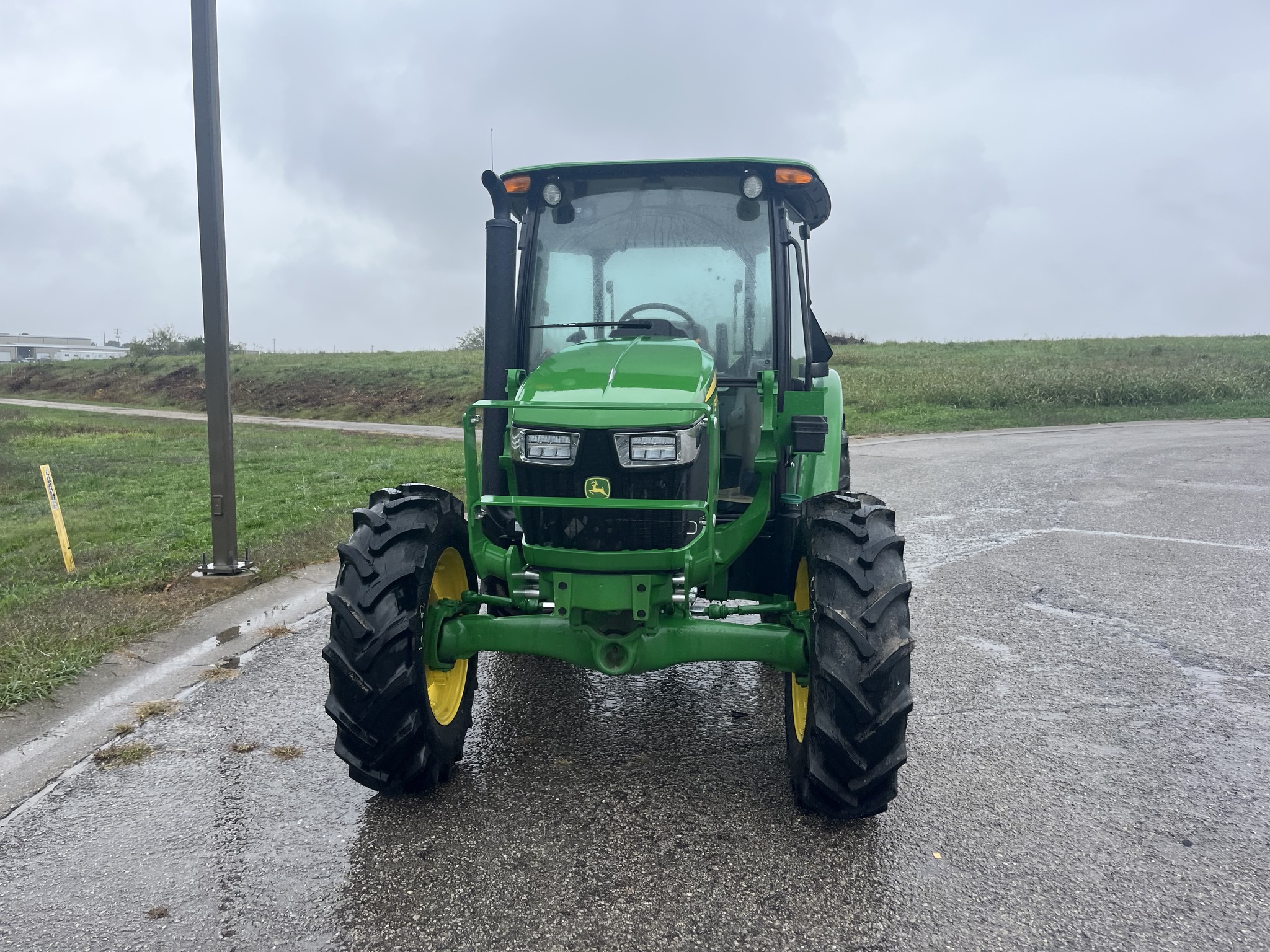  2024 John Deere 5075E at Heritage Tractor in Lebanon, MO