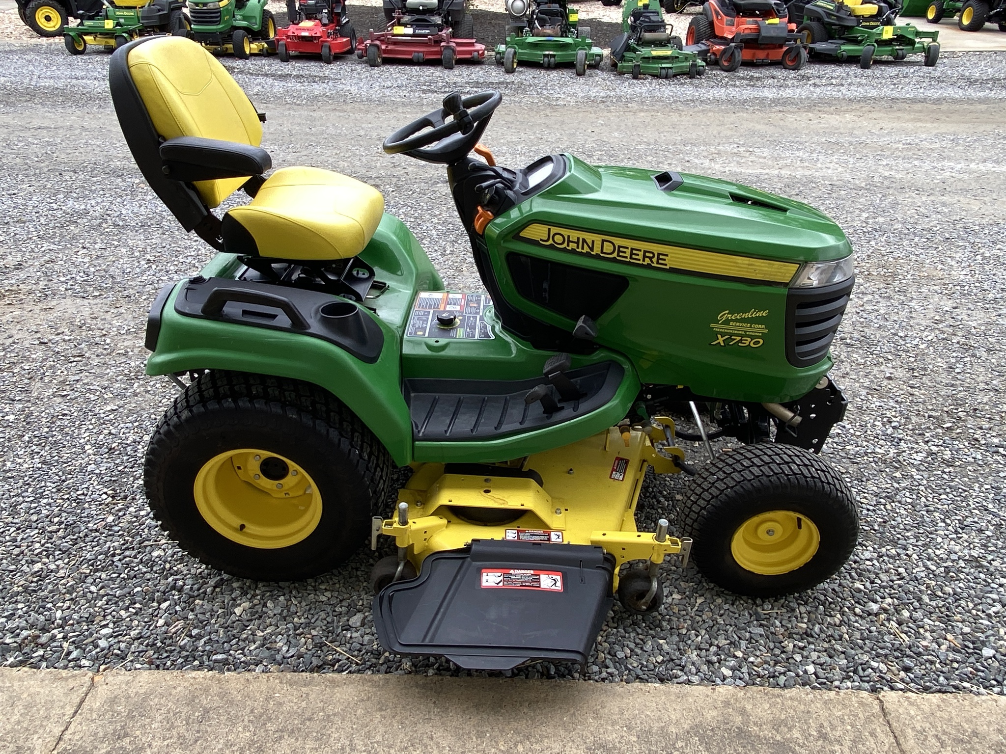 2014 John Deere X730 Image 5