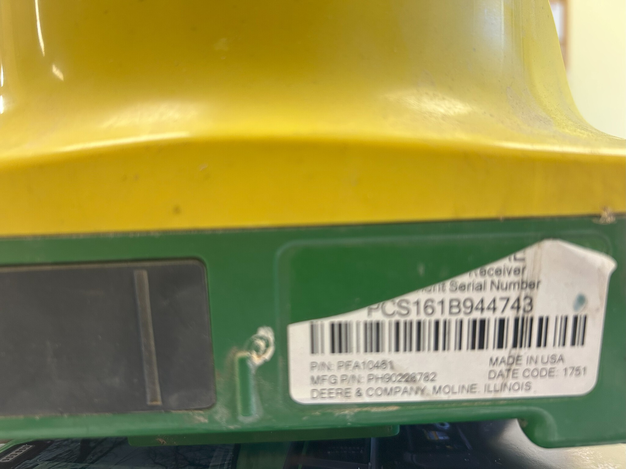 2018 John Deere 6000 Image 1