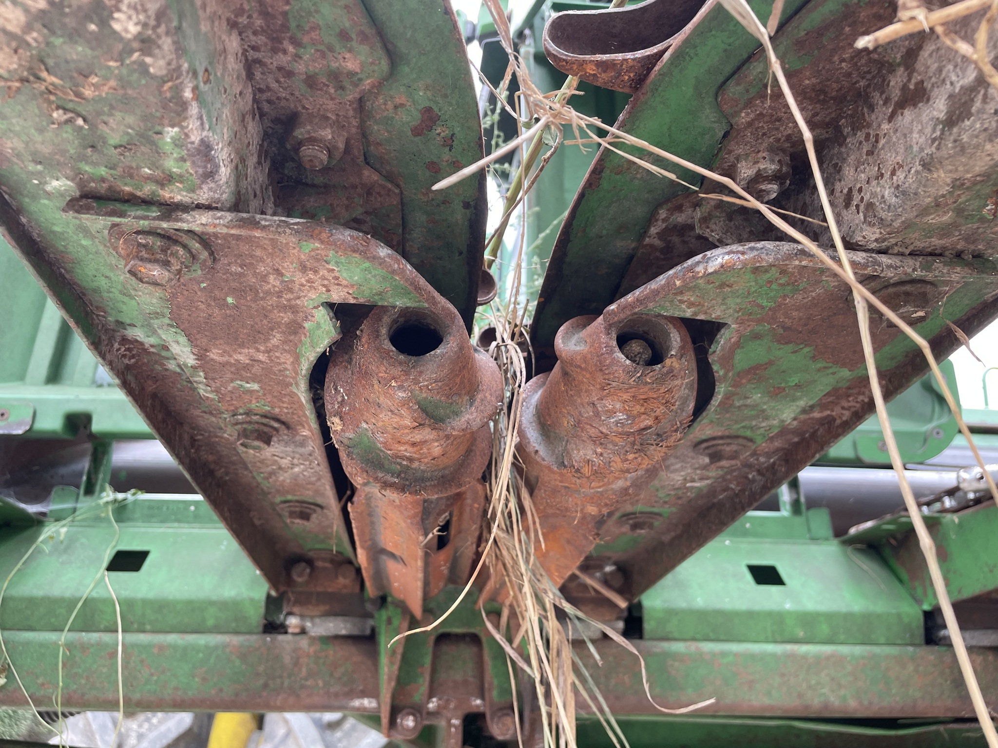  2002 John Deere 893 at Heritage Tractor in Baldwin City, KS