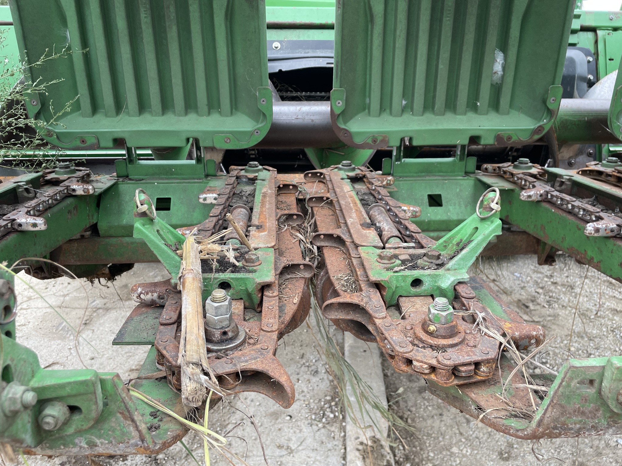  2002 John Deere 893 at Heritage Tractor in Baldwin City, KS