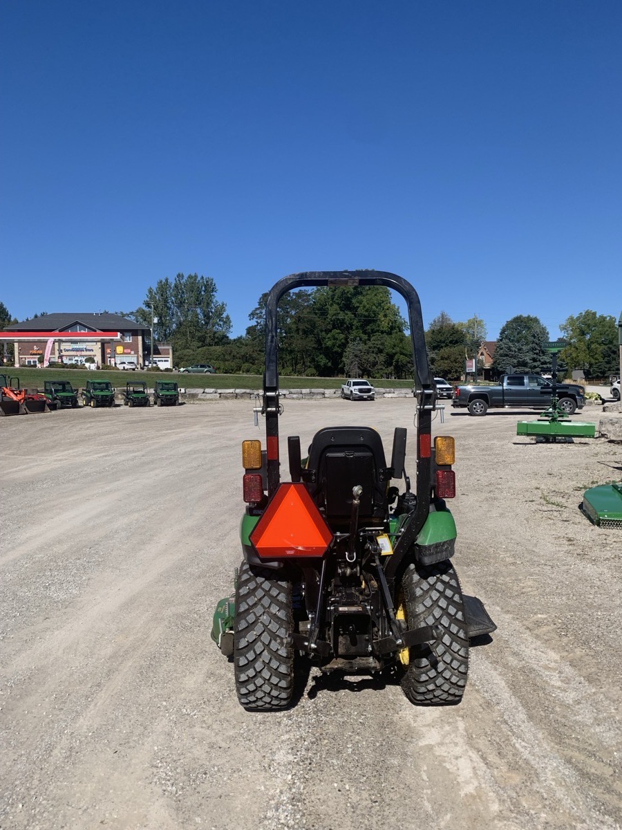2024 John Deere 2025R Image 3