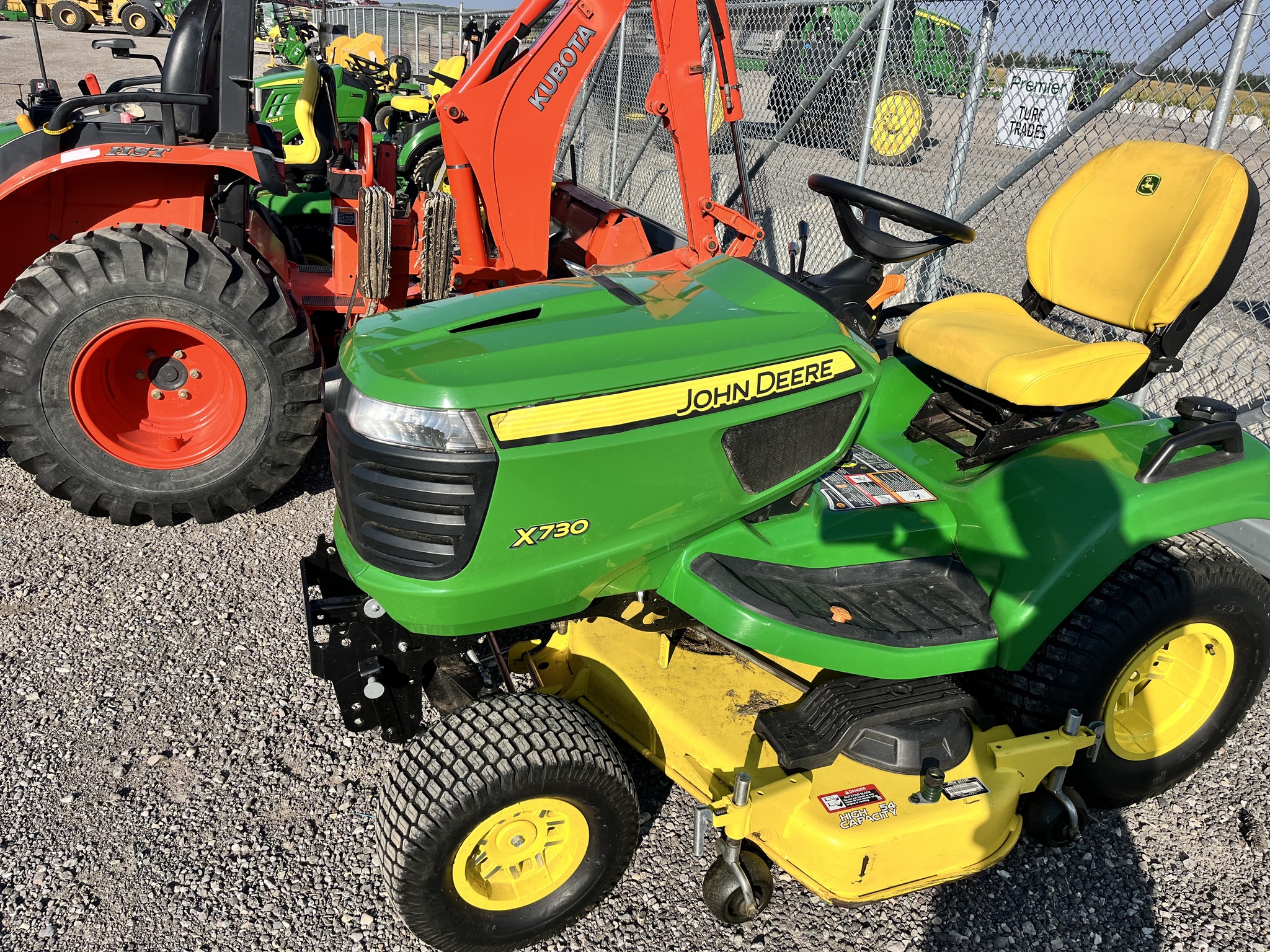 2019 John Deere X730 Image 2