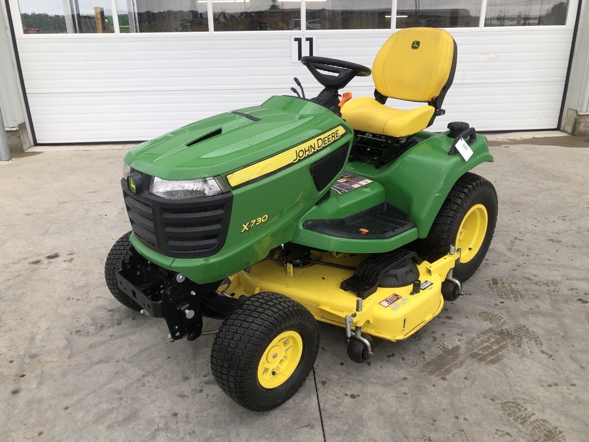 2019 John Deere X730 Image 2