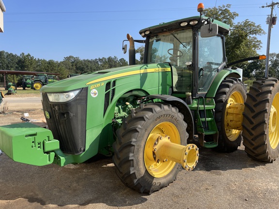 2013 John Deere 8335R Photo 2