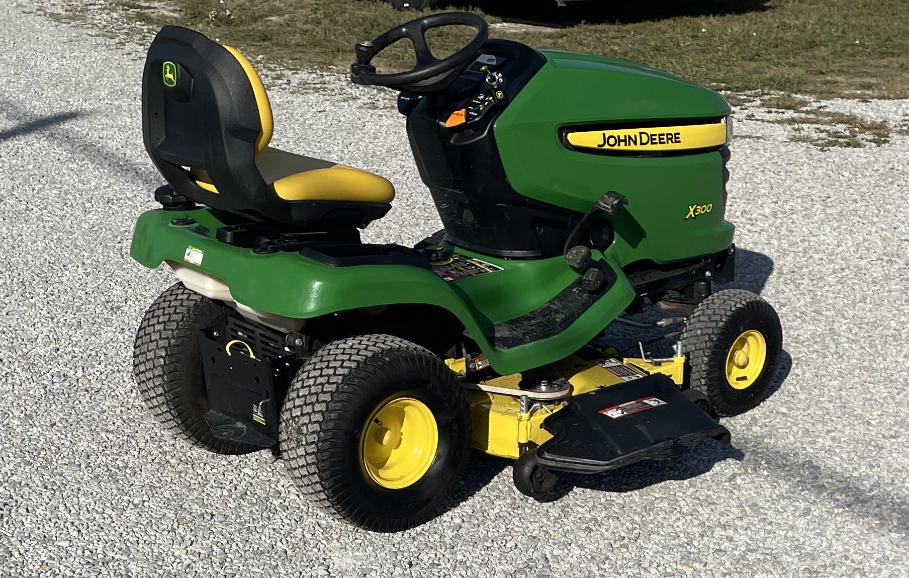 2012 John Deere X300 Image 4