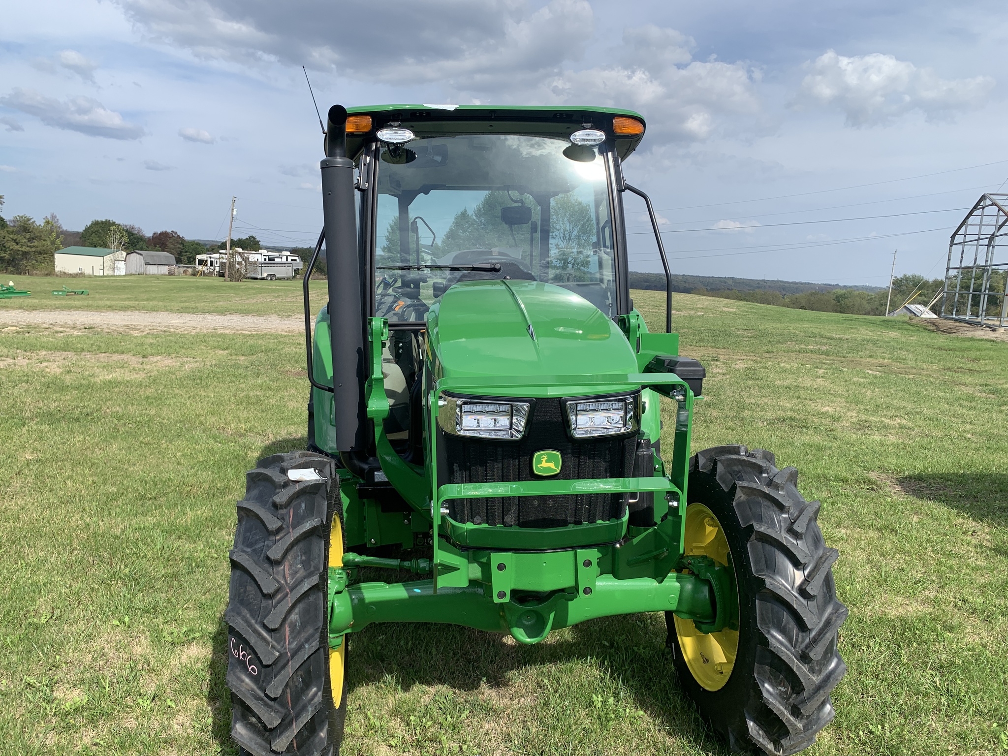 2025 John Deere 5075E Image 1