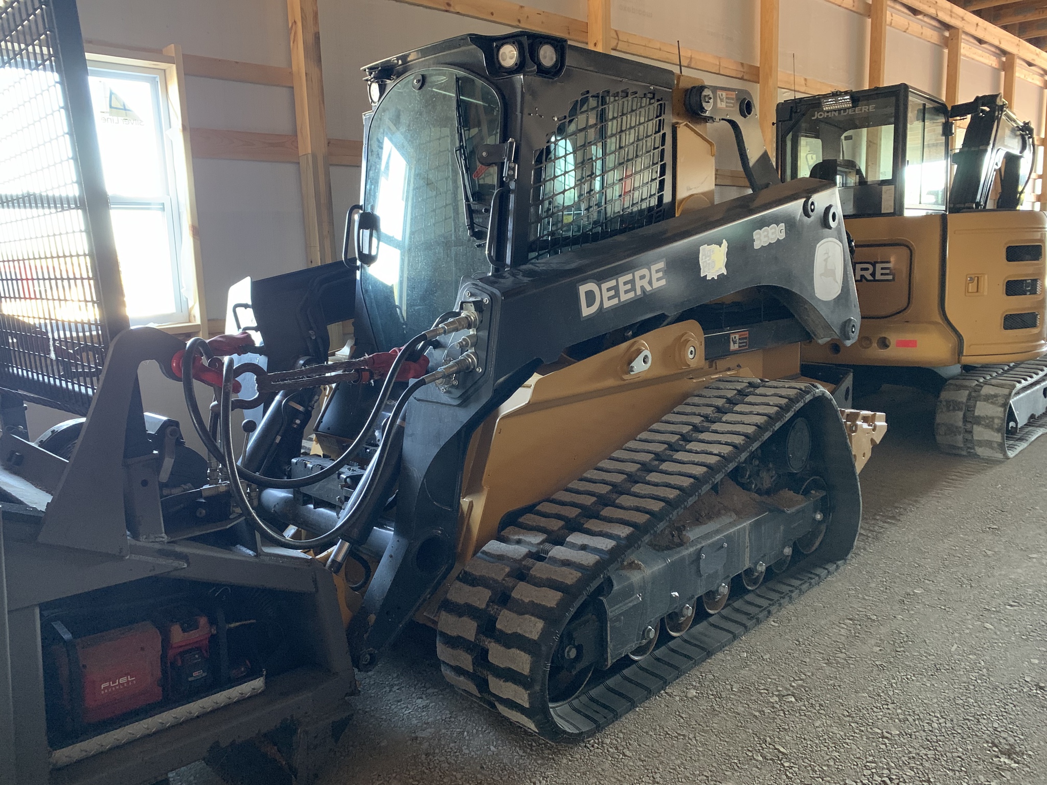 2022 John Deere 333G Image 4