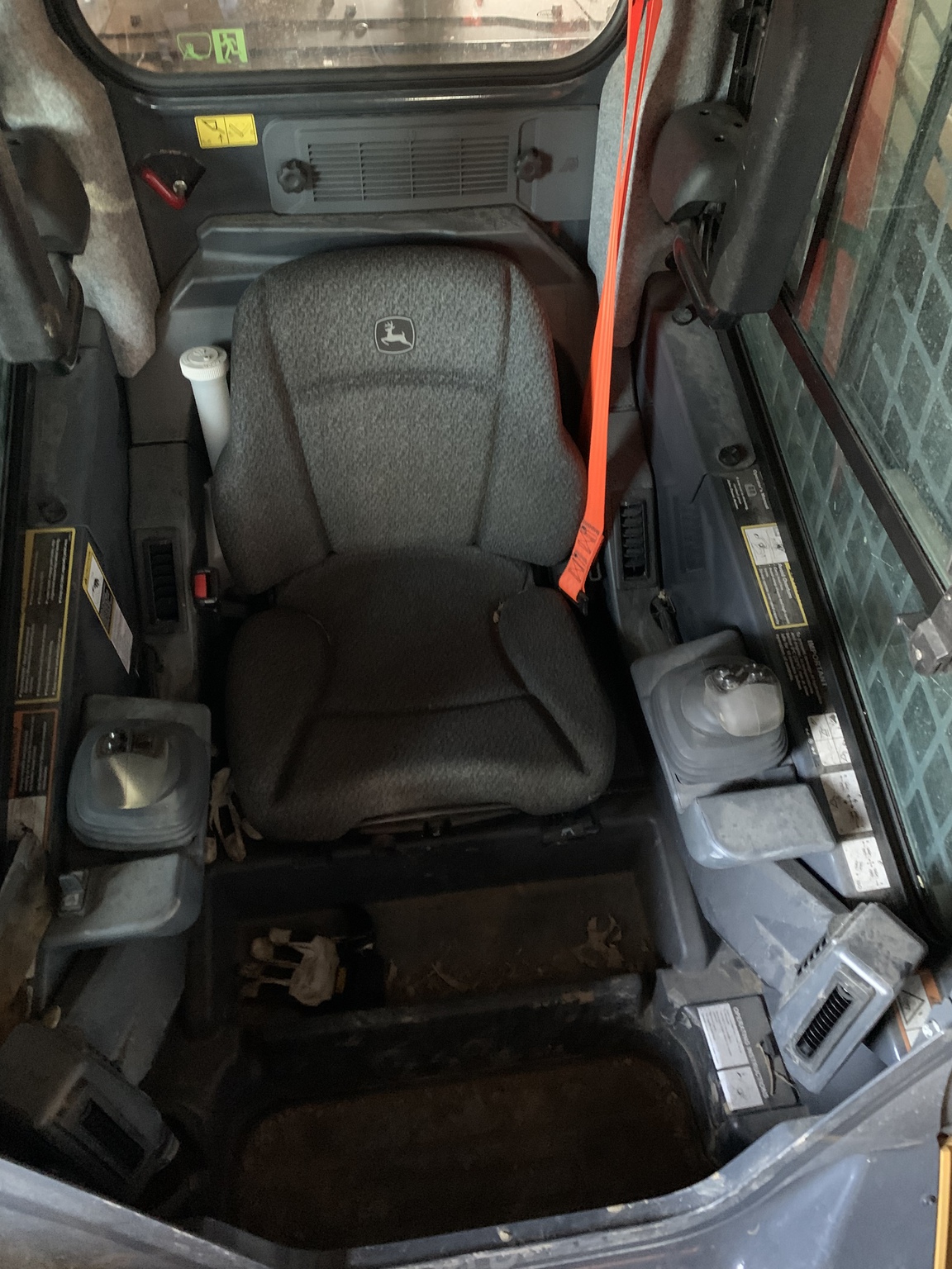 2022 John Deere 333G Image 3