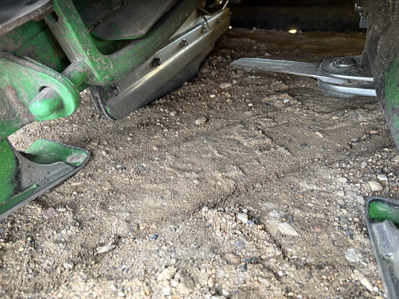 2011 John Deere 608C - Photo6