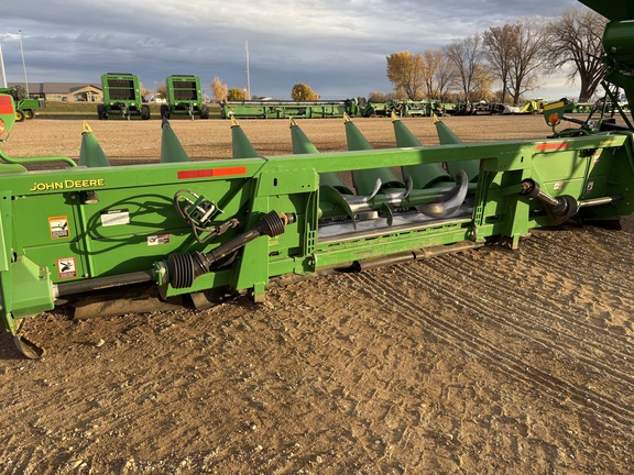 2011 John Deere 608C - Photo9