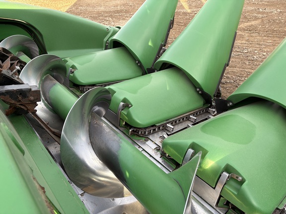 2011 John Deere 608C - Photo10