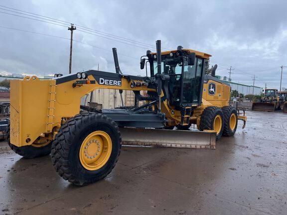 Photo of a 2024 John Deere 672G