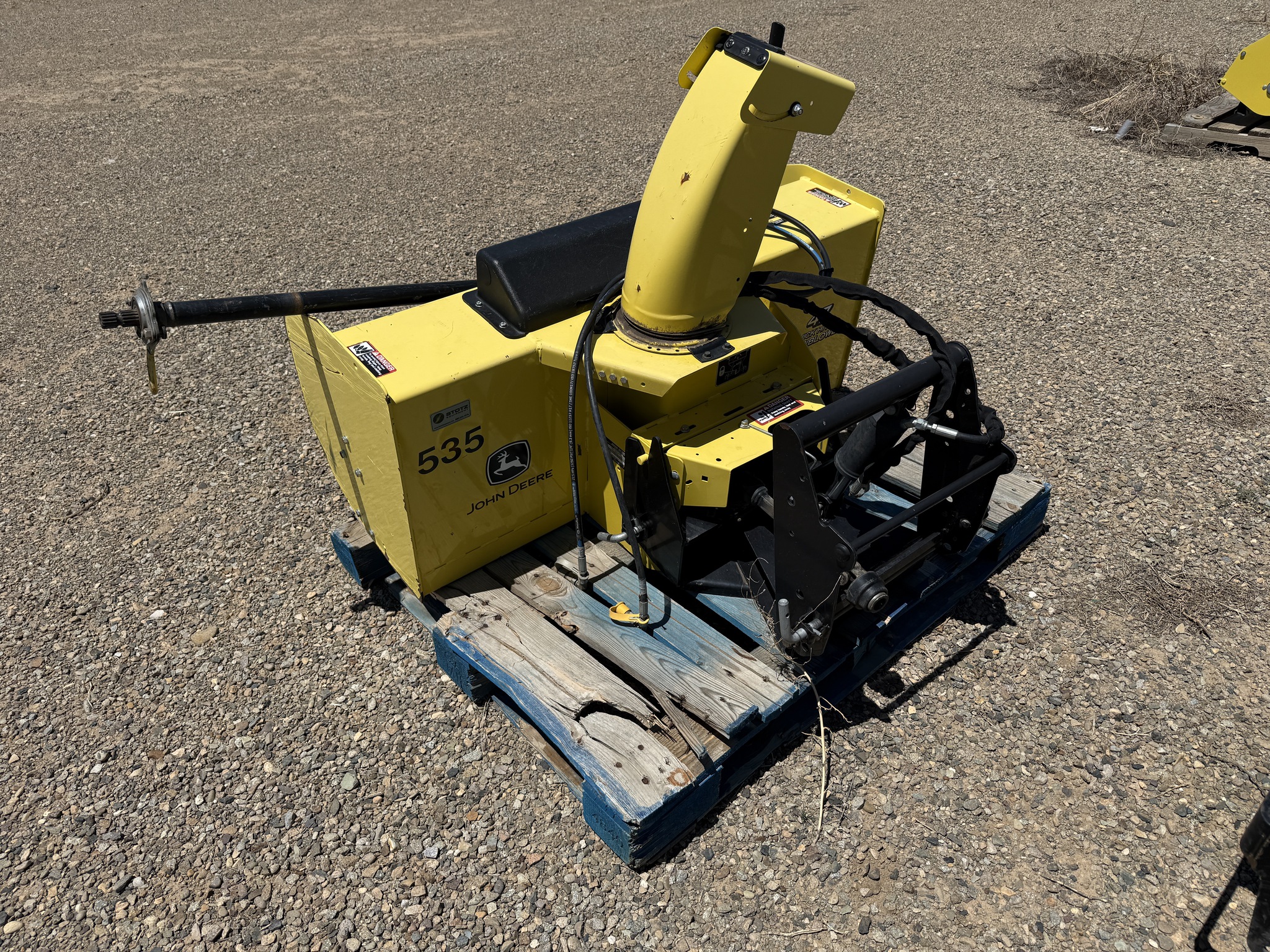 2019 John Deere X750 Image 10