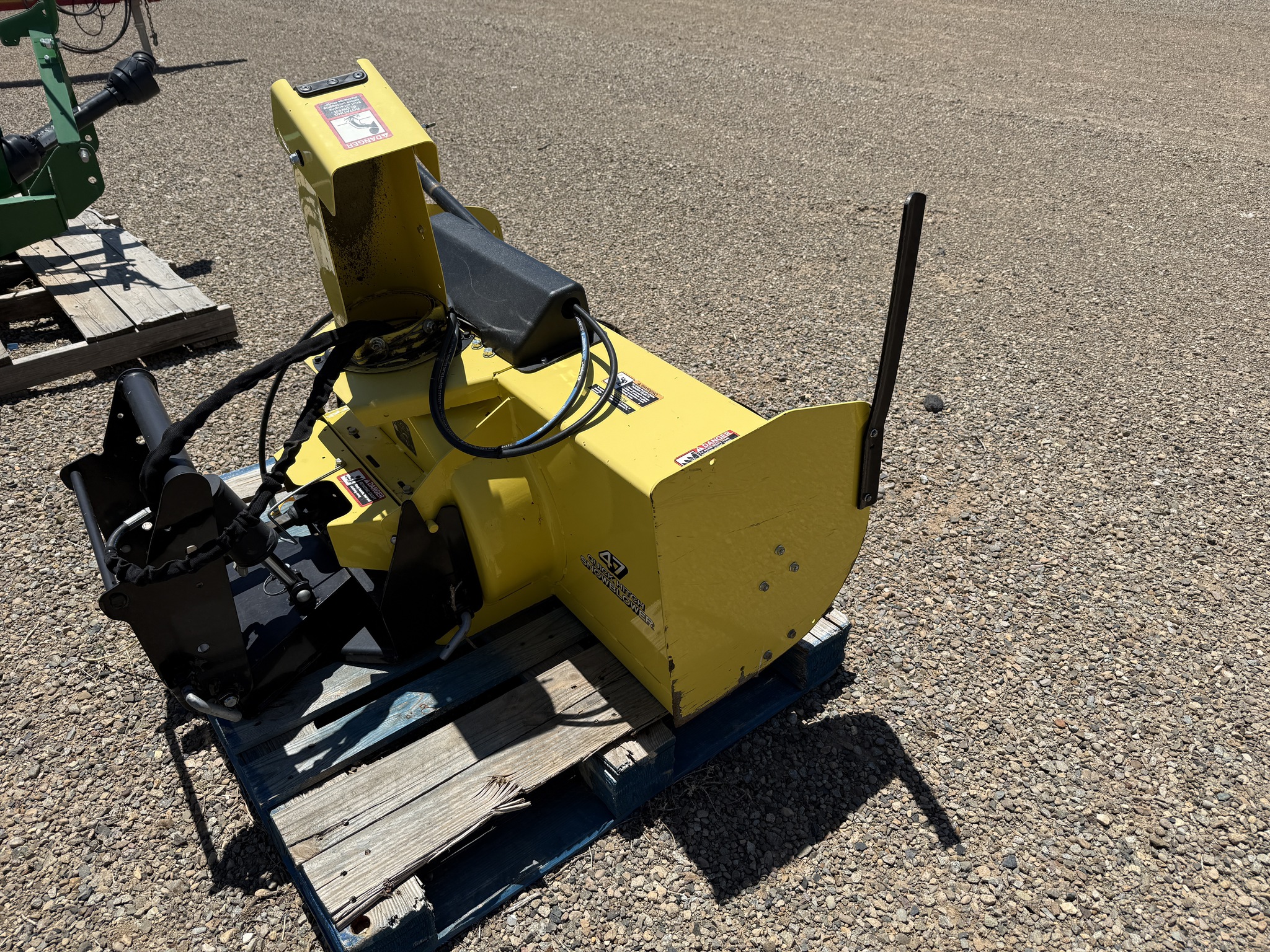 2019 John Deere X750 Image 11