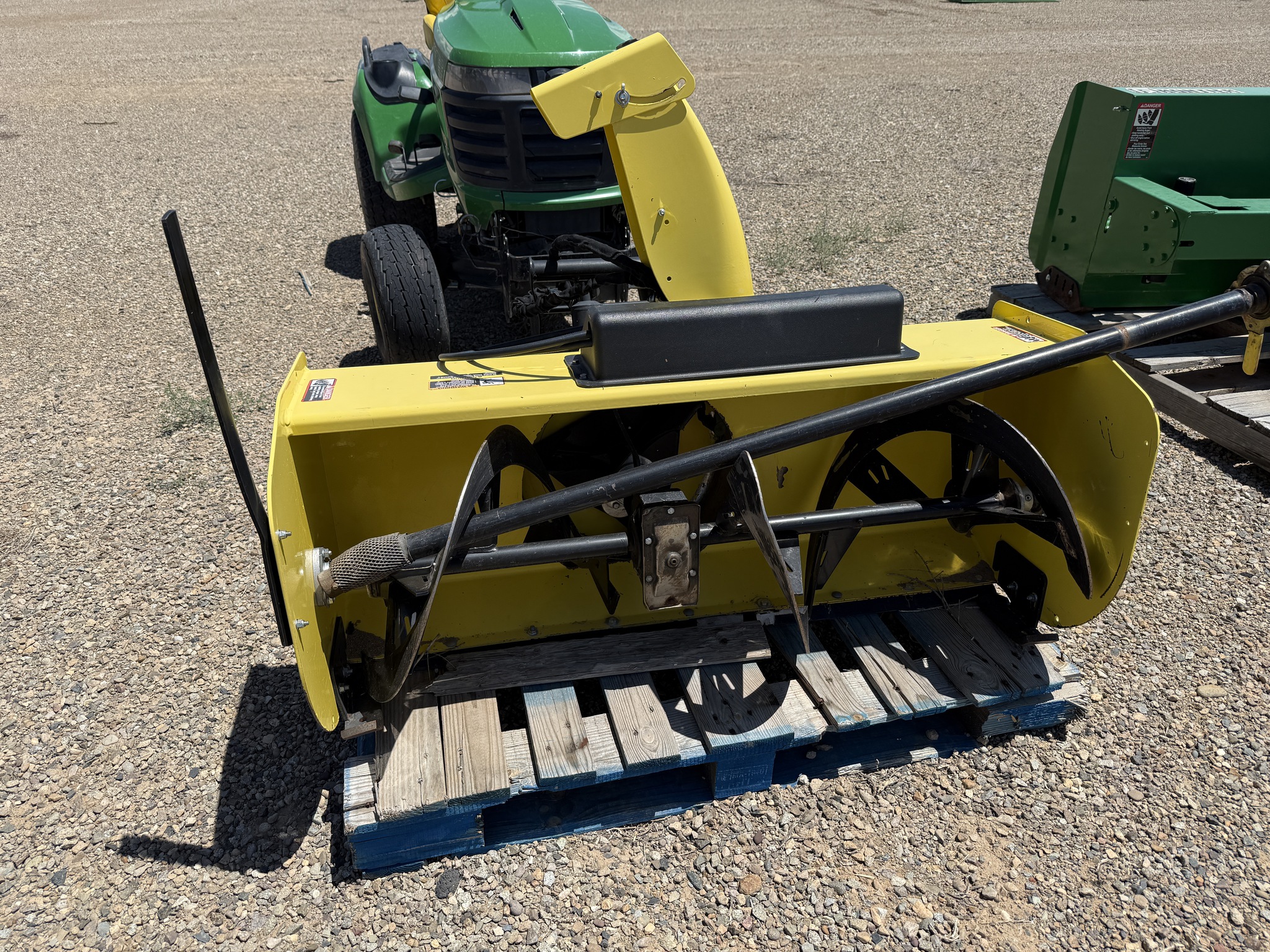 2019 John Deere X750 Image 8