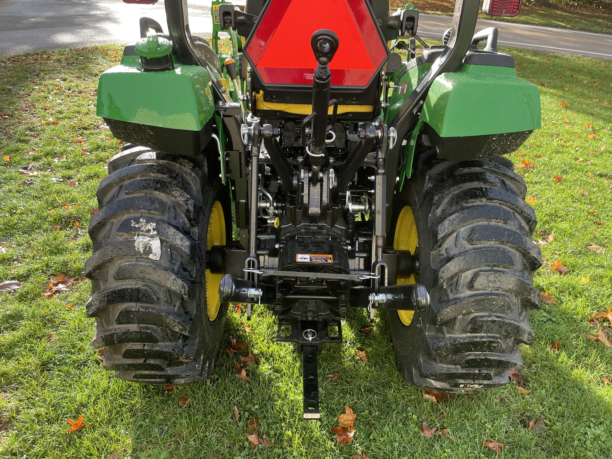 2025 John Deere 2038R Image 3