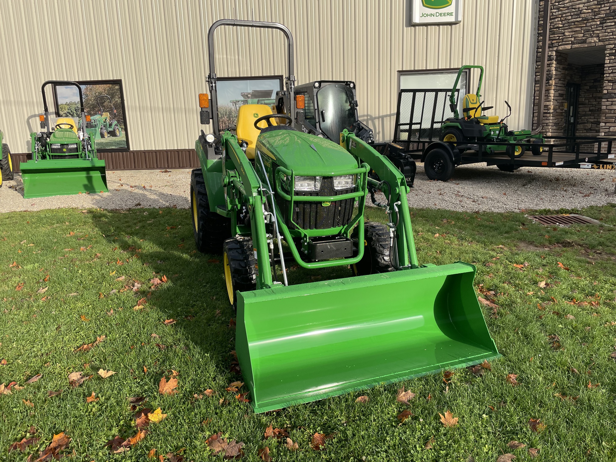 2025 John Deere 2038R Image 5