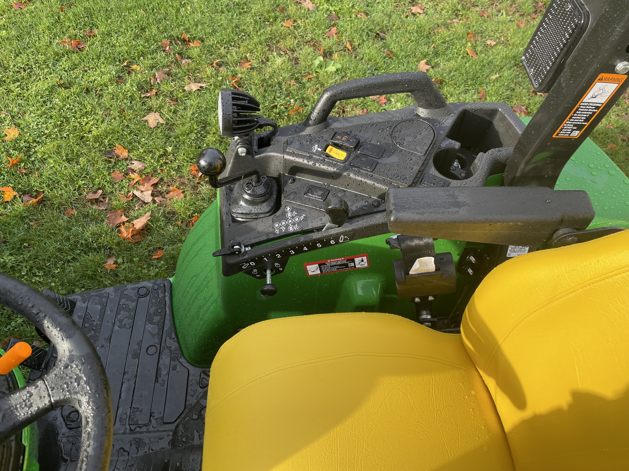 2025 John Deere 2038R Image 6