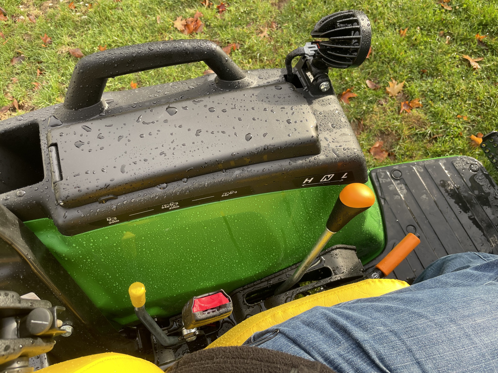 2025 John Deere 2038R Image 8