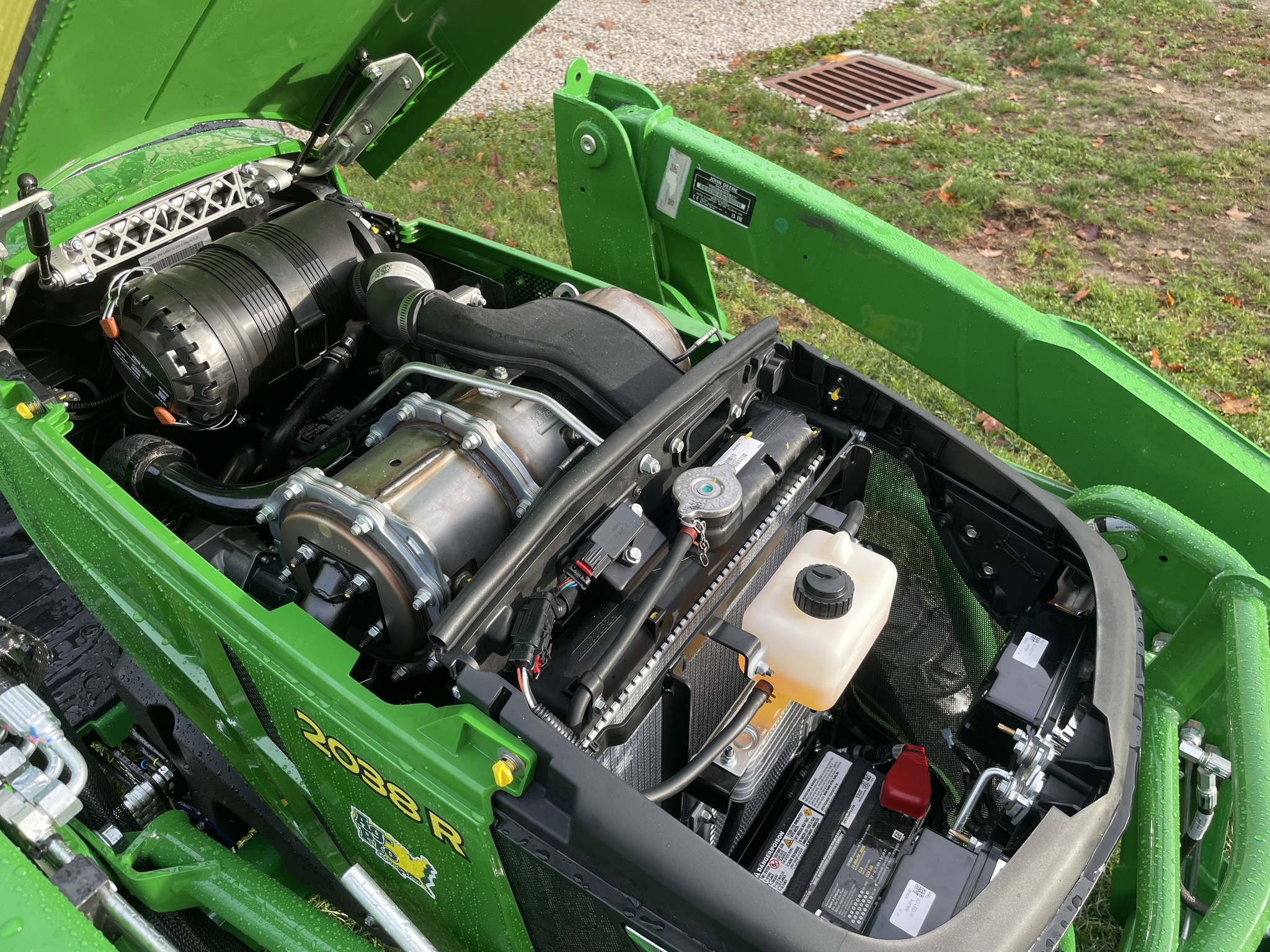 2025 John Deere 2038R Image 10