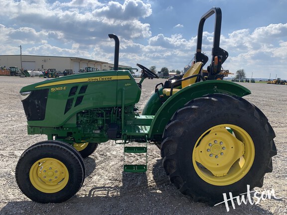 Photo of 2022 John Deere 5065E