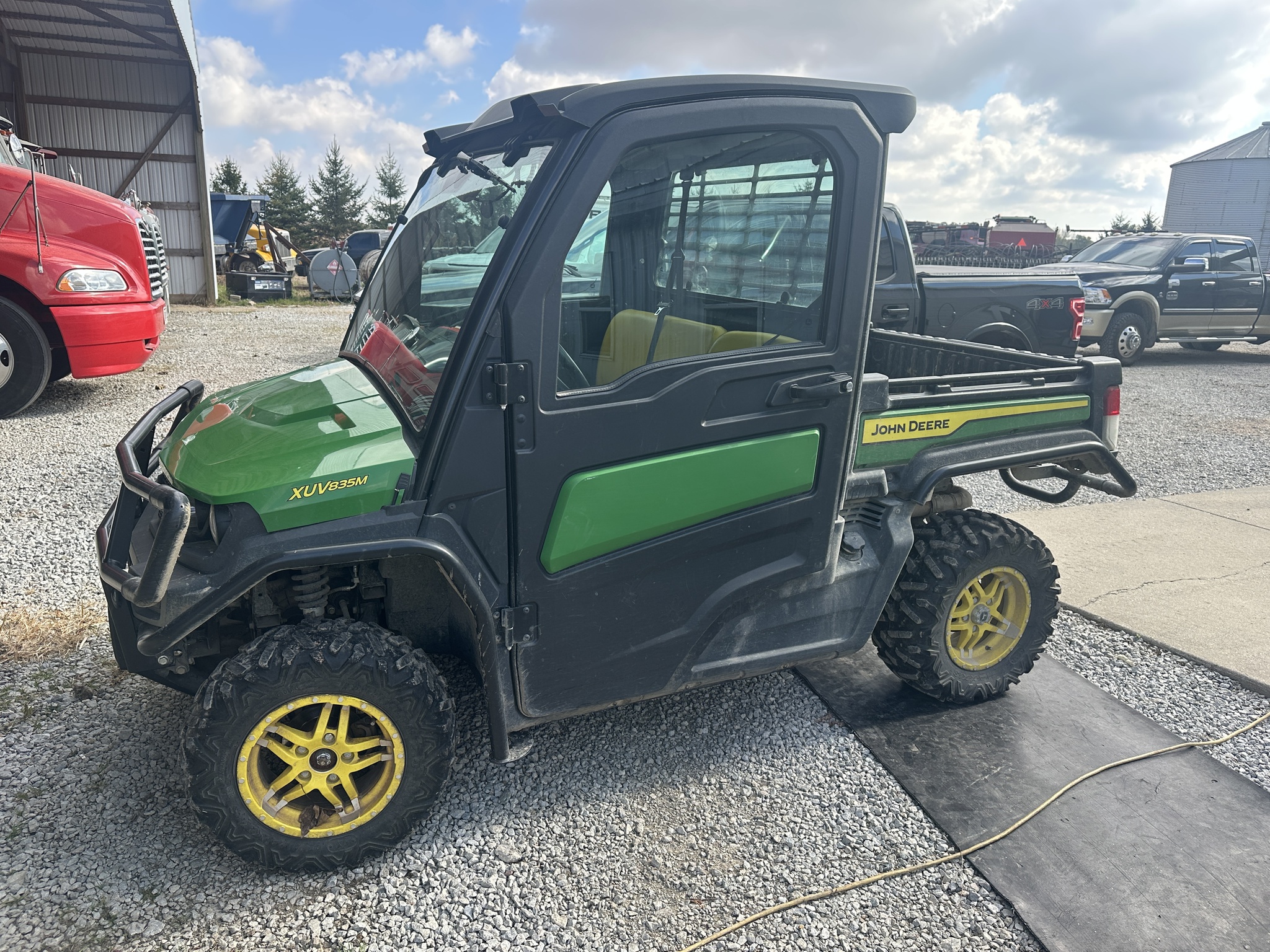 2021 John Deere XUV 835M Image 1