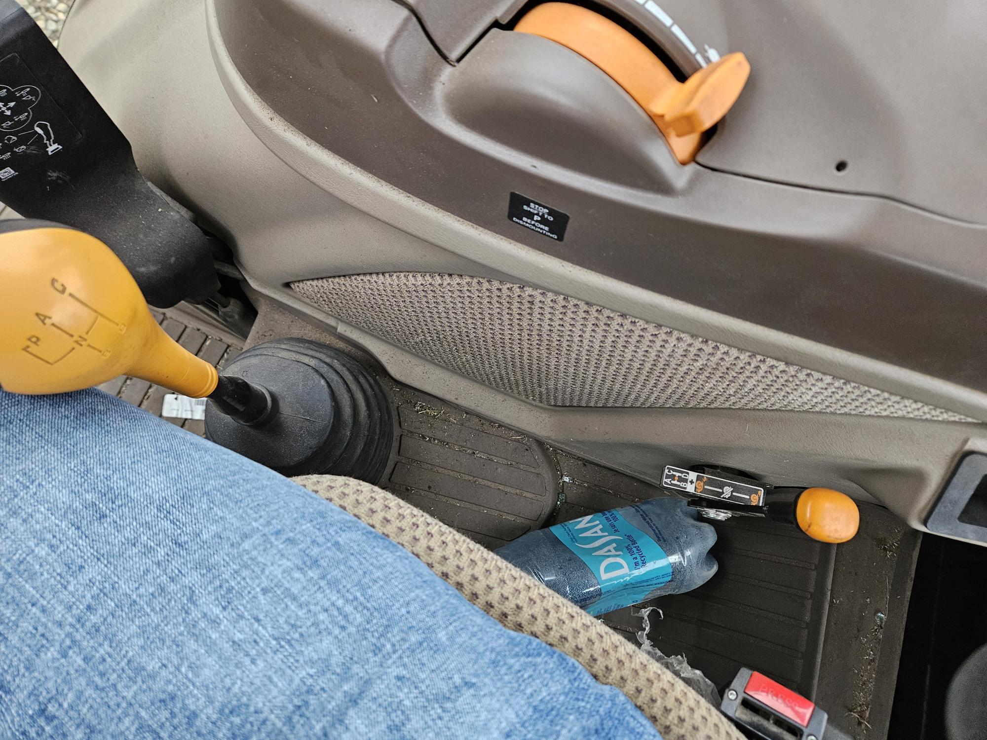 2022 John Deere 5115M Image 8