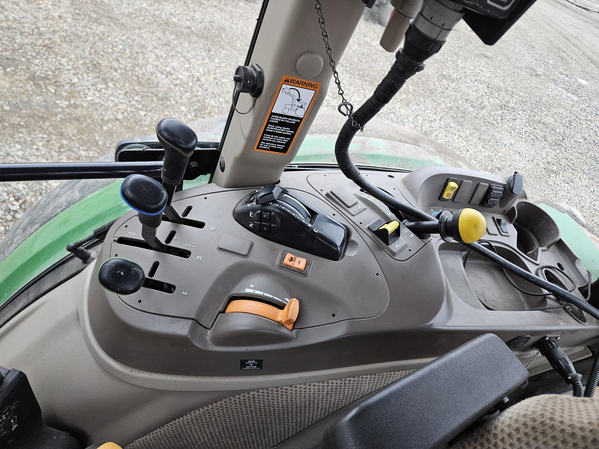 2022 John Deere 5115M Image 10