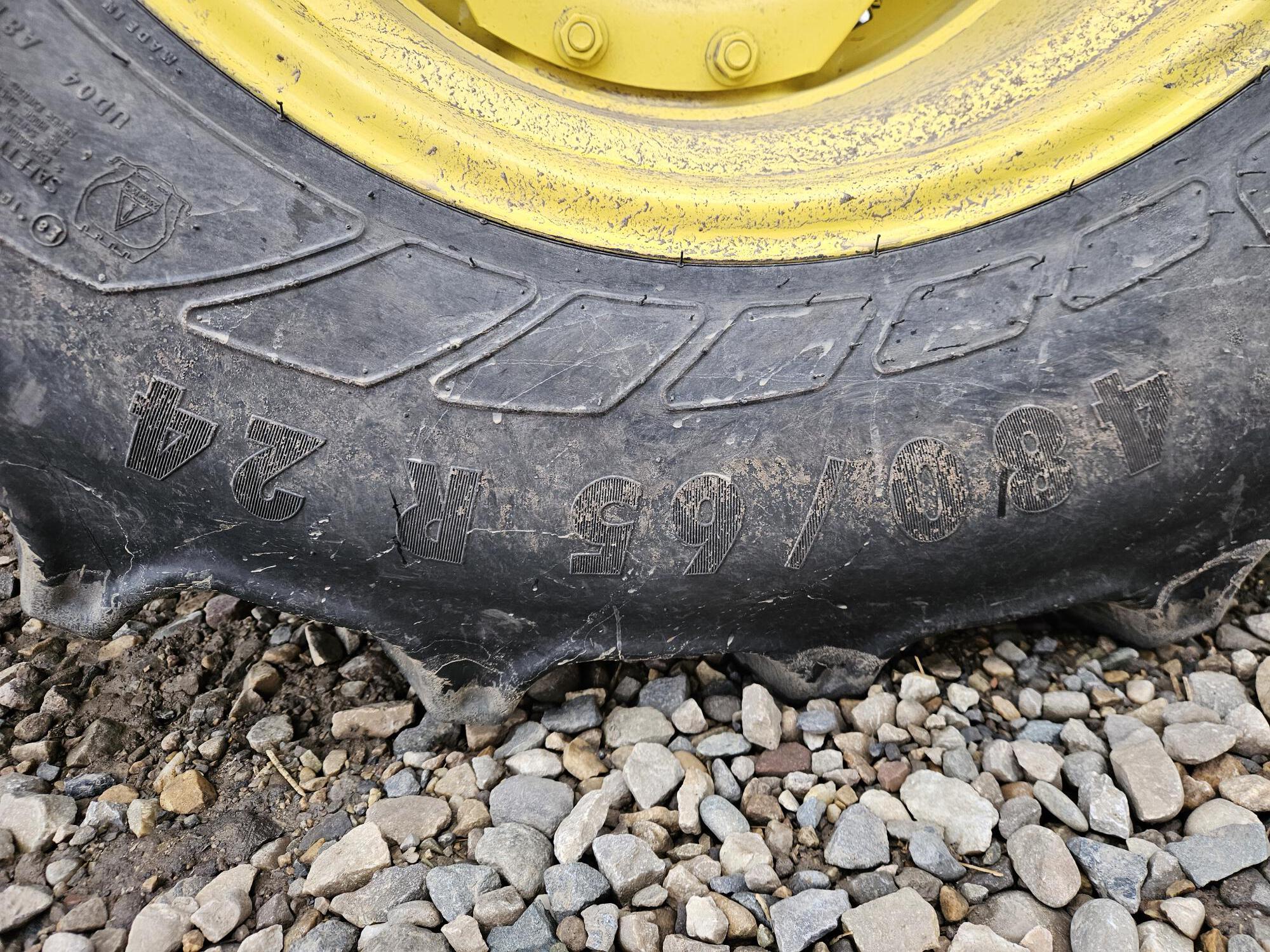 2022 John Deere 5115M Image 11