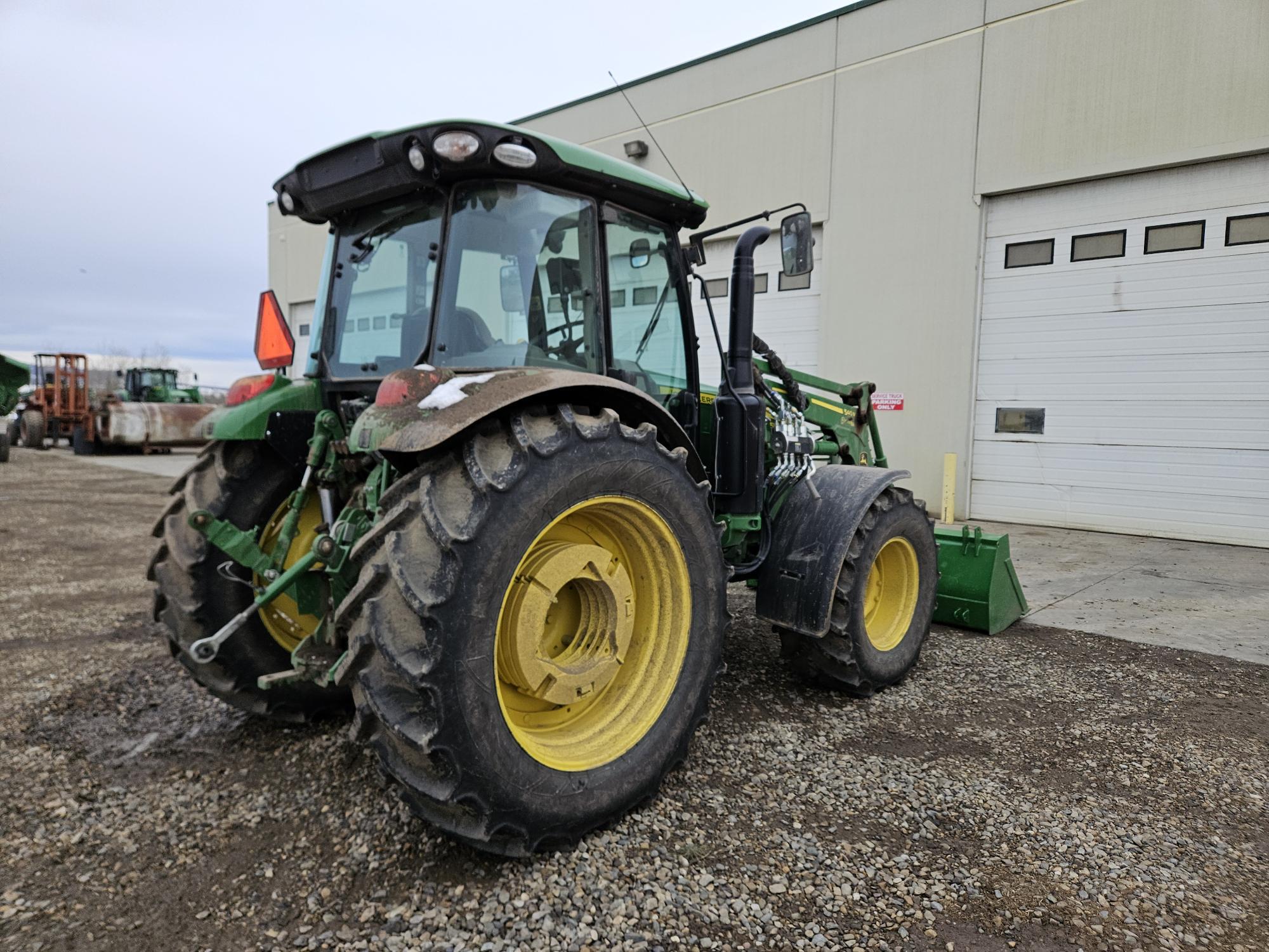 2022 John Deere 5115M Image 3