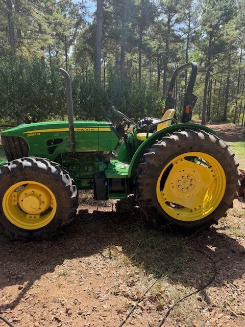 2010 John Deere 5085M Image 1