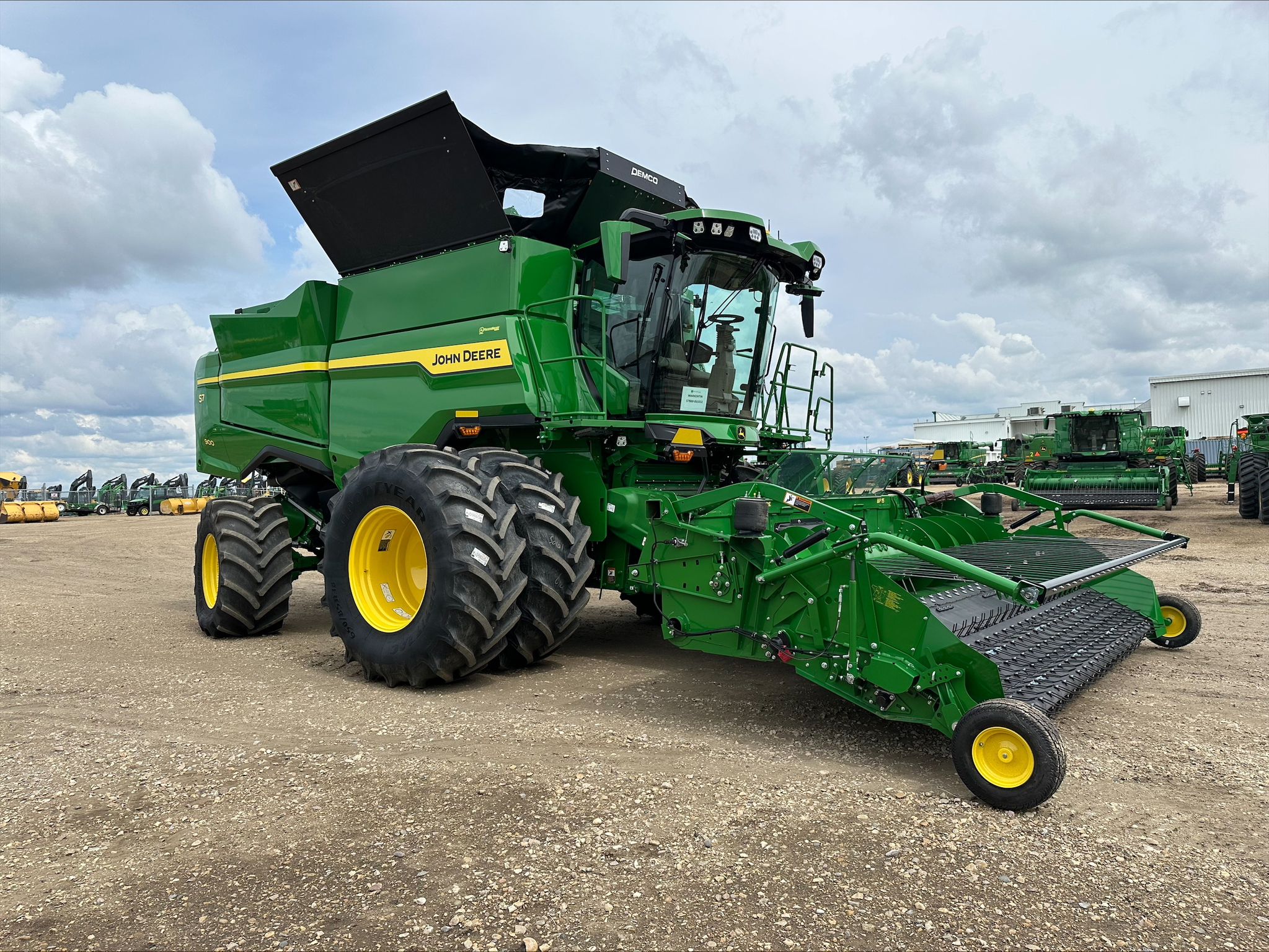 2025 John Deere S7 900 Image 1