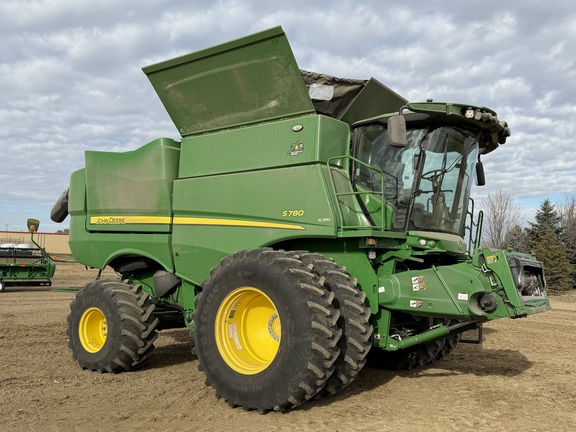  John Deere S780