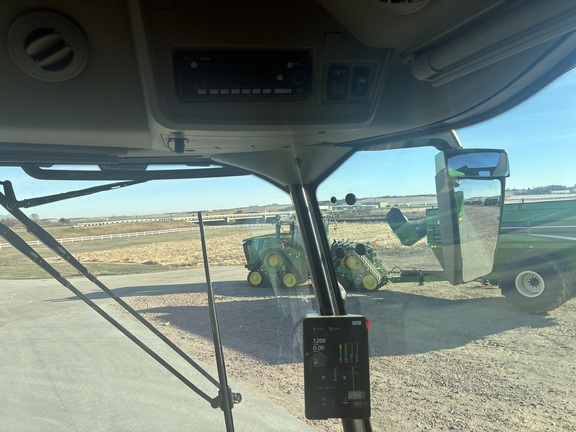 2025 John Deere S7 600 (21st thumbnail)