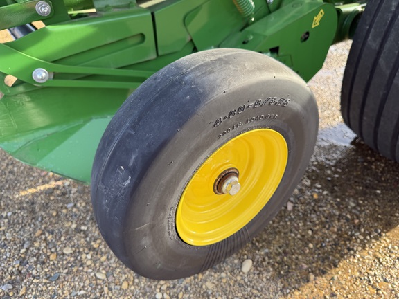 2025 John Deere 561M - Photo10