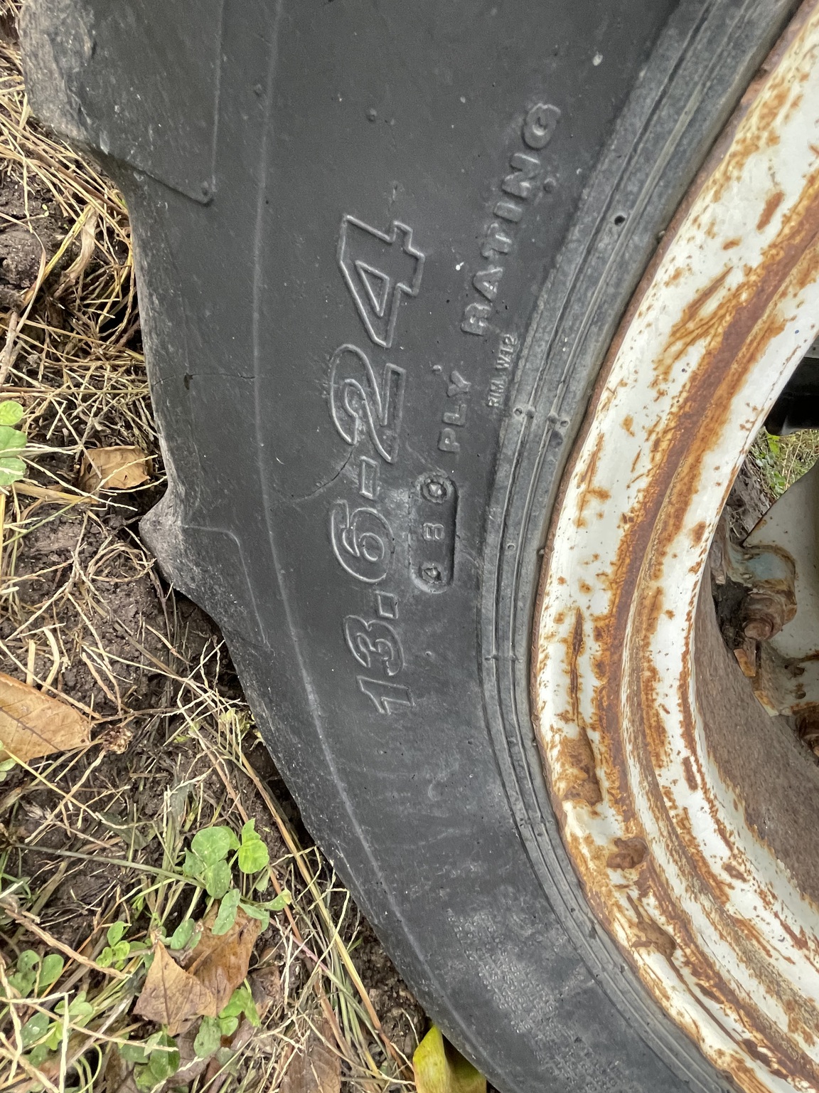 1993 Ford 7740 Image 10