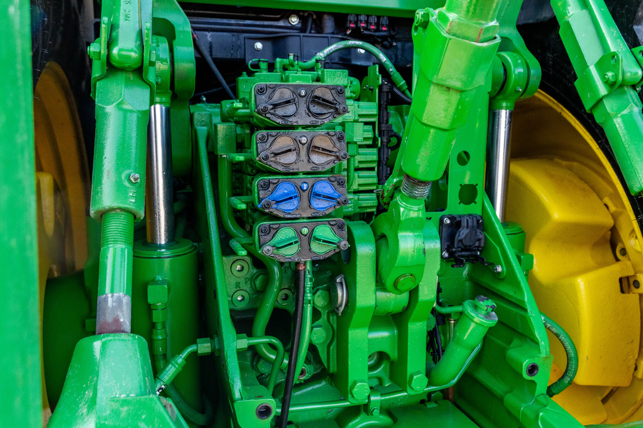 Used 2022 John Deere 8R 310 Row Crop Tractors at Koenig Equipment in Anna, OH - PhotoXL18