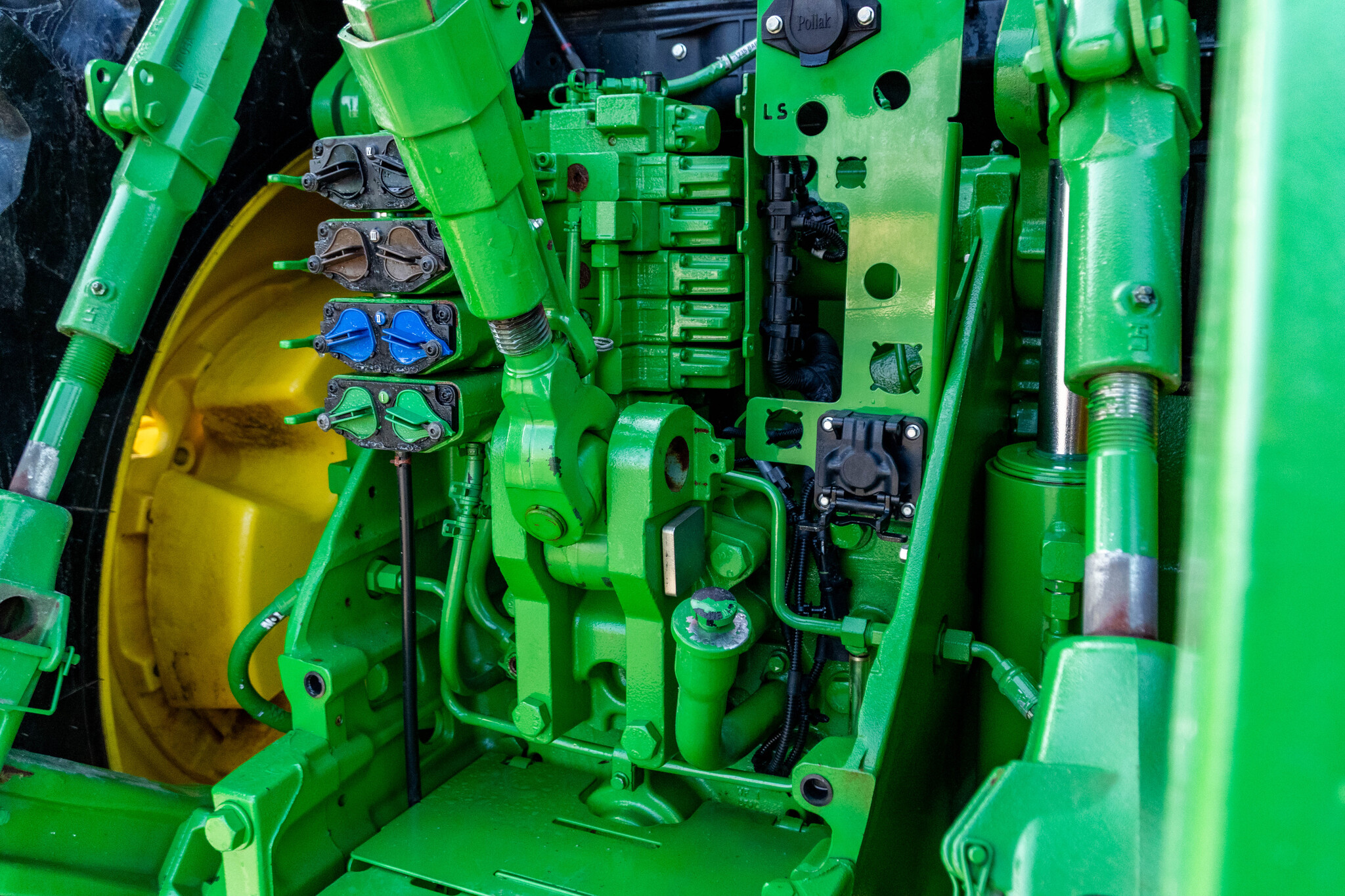 Used 2022 John Deere 8R 310 Row Crop Tractors at Koenig Equipment in Anna, OH - PhotoXL19