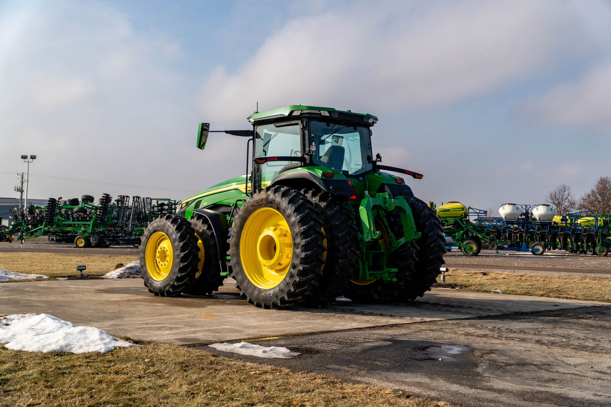 Used 2022 John Deere 8R 310 Row Crop Tractors at Koenig Equipment in Anna, OH - PhotoXL2