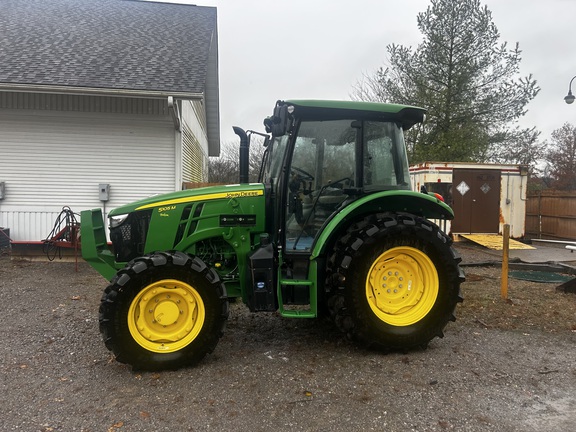 Photo of 2025 John Deere 5105M