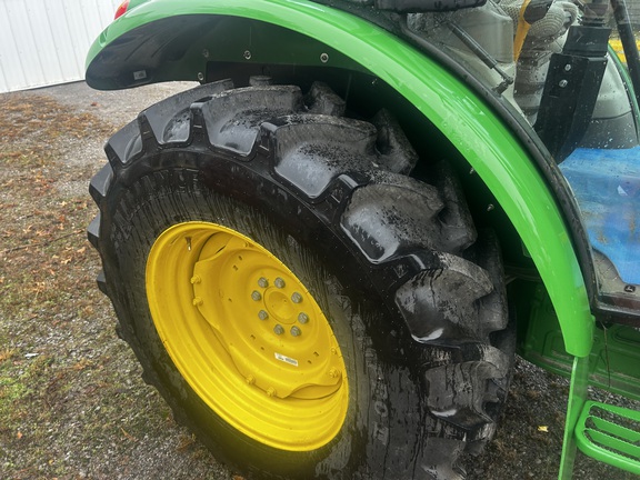 Photo of 2025 John Deere 5105M