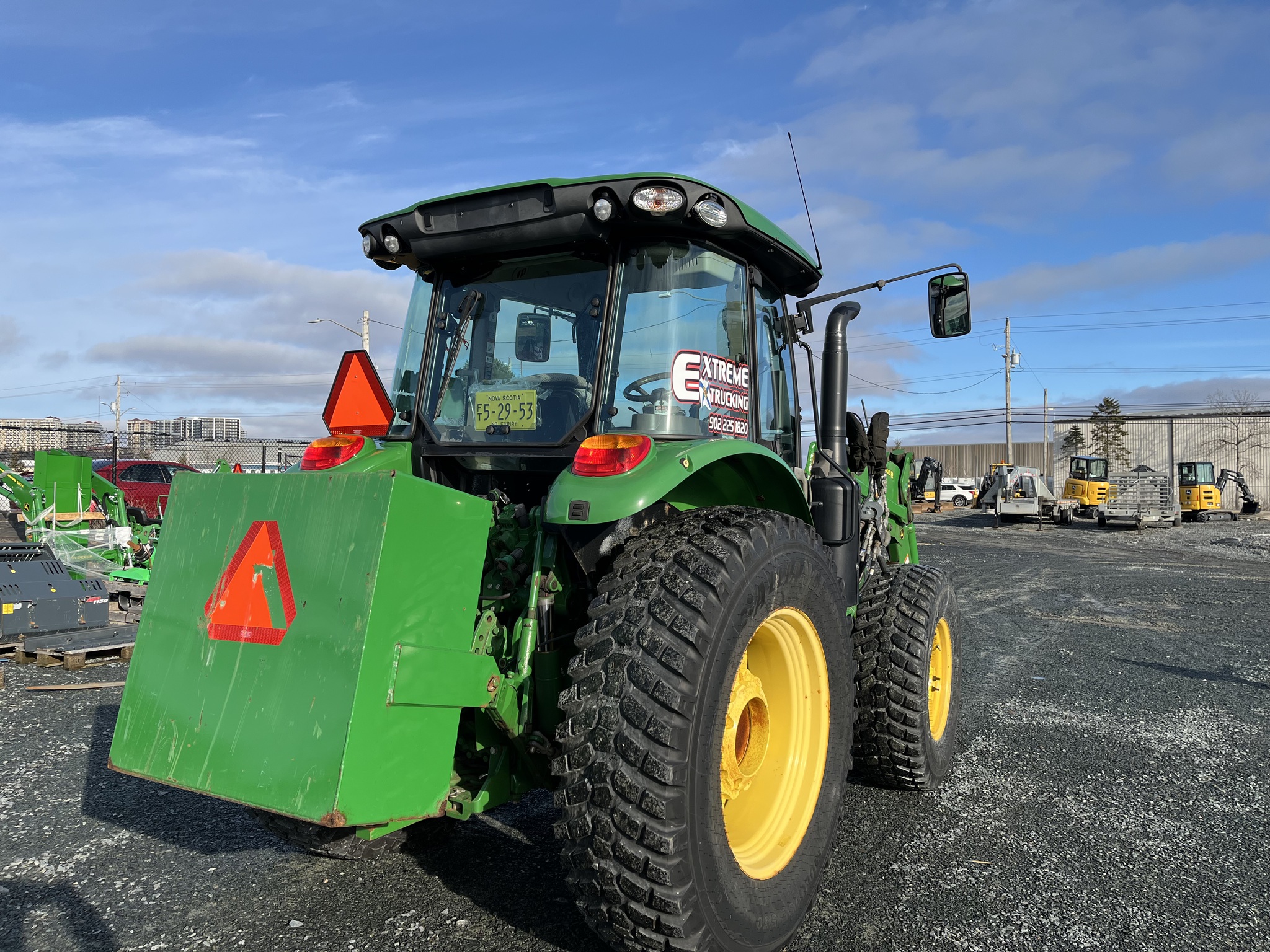 2018 John Deere 5115R Image 4